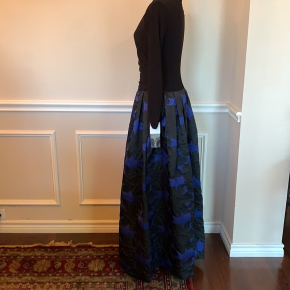 NWT Betsy & Adams Gorgeous Blue Black Floral Gown - Picture 7 of 10